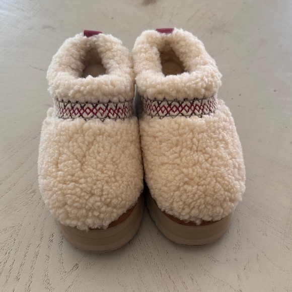 UGG Tazz Slipper Heritage Braid Cream size 6 like new $150 - Picture 2 of 7